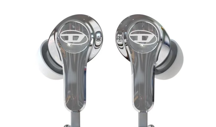 DIESELの有線イヤホンかっけ……