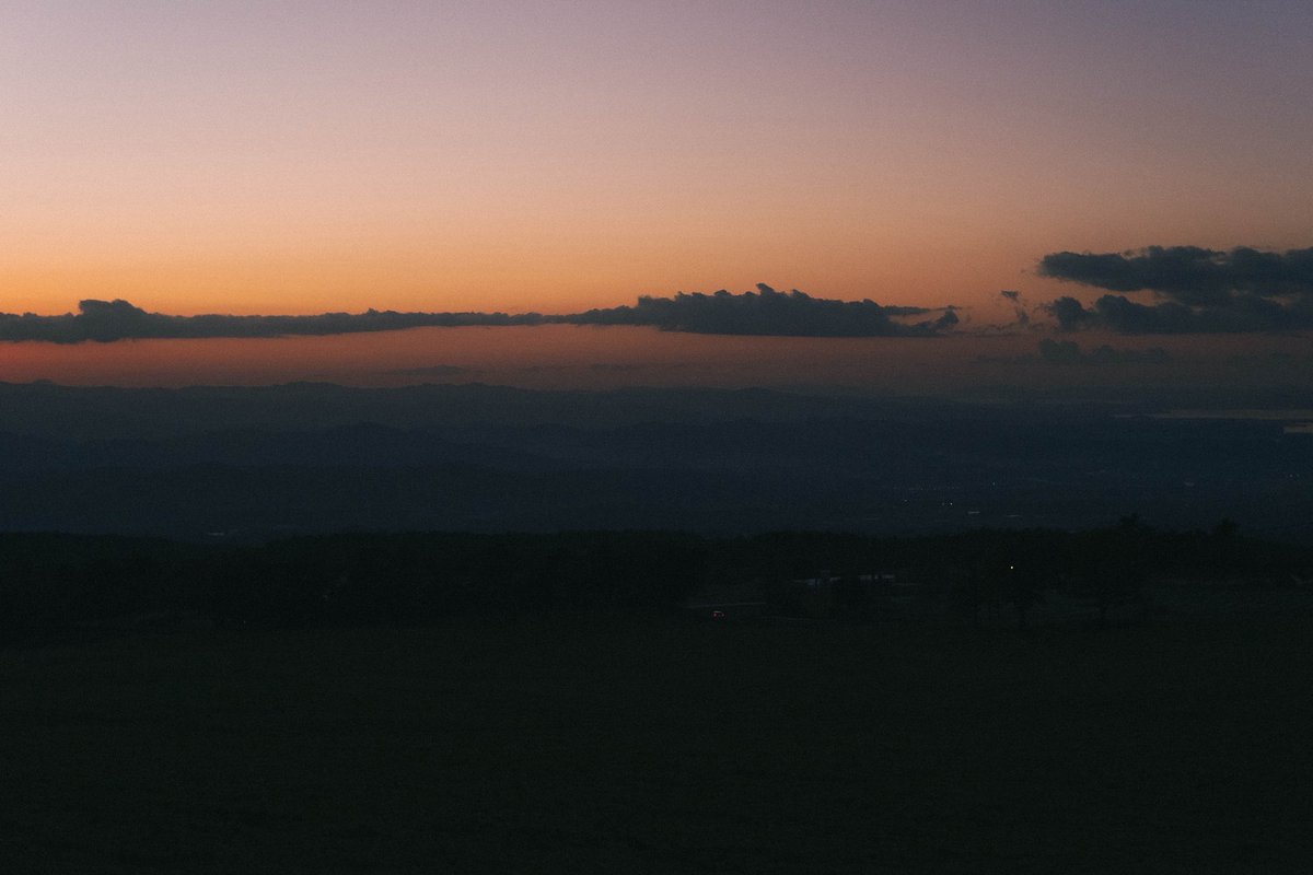 kaair__66's tweet photo. twilight https://t.co/Emj8fXHHUS