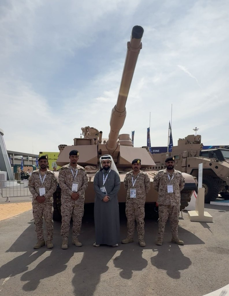 سلاااام عليييكممم 

#الداخلية_في_معرض_الدفاع_العالمي