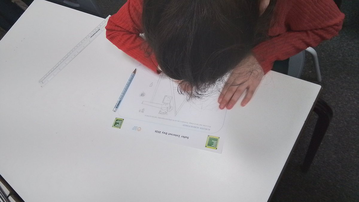 Class 4G tweet media