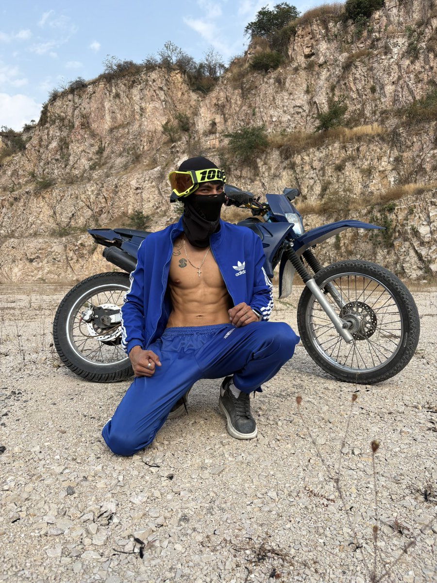 papi_Justin_xx's tweet photo. De ruta 😏 https://t.co/ZG71xLe0rb