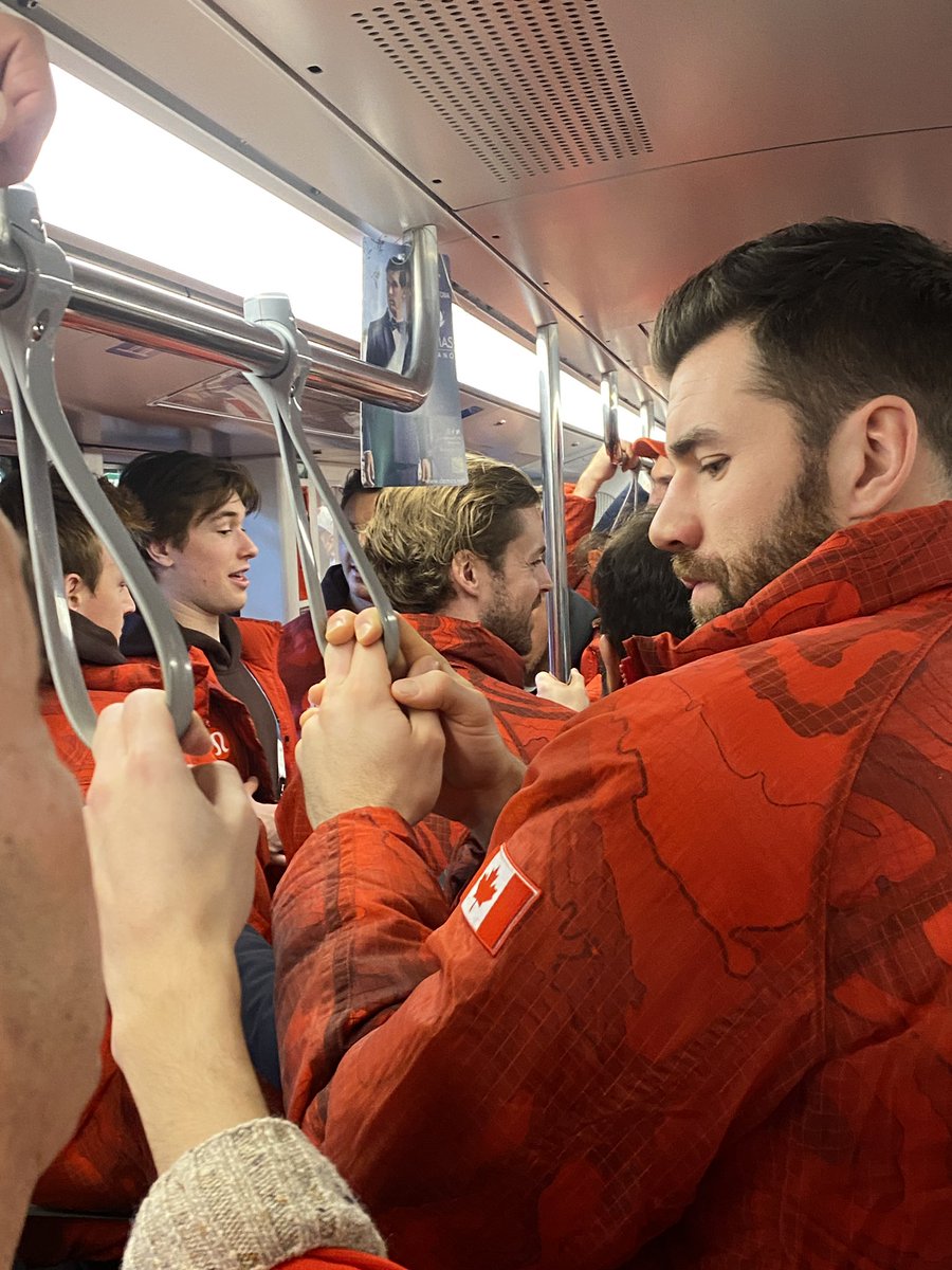poutingthrough's tweet photo. that was a packed metro for sure

(📷 @vicentinhusband) https://t.co/gBH1bhDkD6
