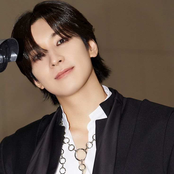 325 days until Wonwoo's return from military service.