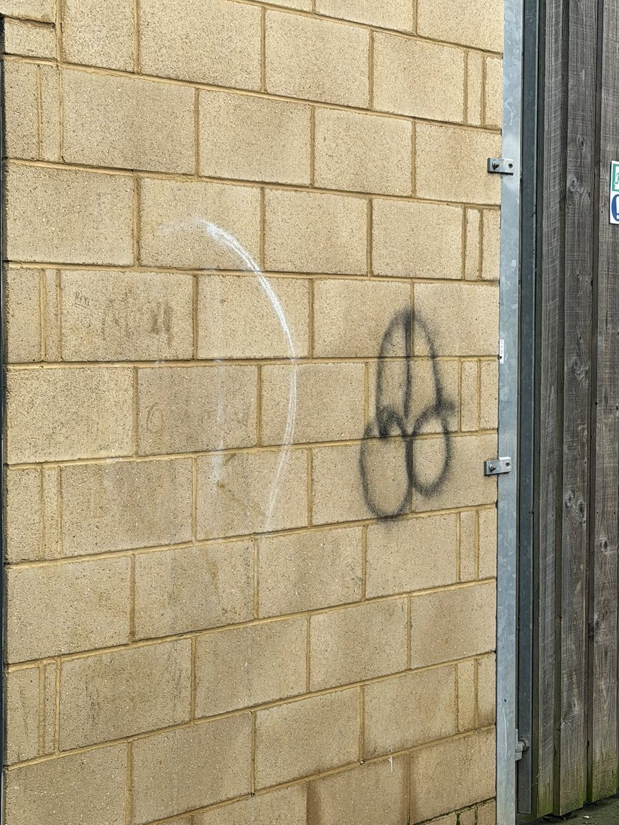 Chris Davis tweet media