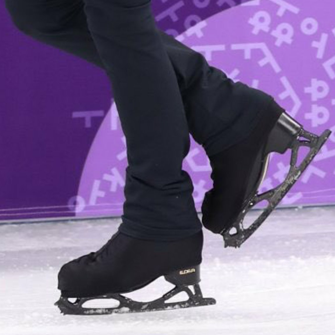 nessafsedits's tweet image. the black blades were just too good