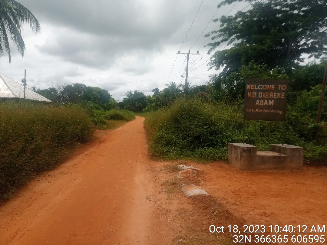 mmeetim's tweet photo. Another major milestone achieved by Governor Alex Otti as the Amuvi–Ndi Okereke–Ozu Abam Road stands completed and ready for commissioning. Take a look at the before and after photographs. 

#GovernorAlexOtti #AlexOtti #Abia #AbiaState #Nigeria #RoadConstruction #GELD #AmuviNdiOkerekeOzuAbamRoad