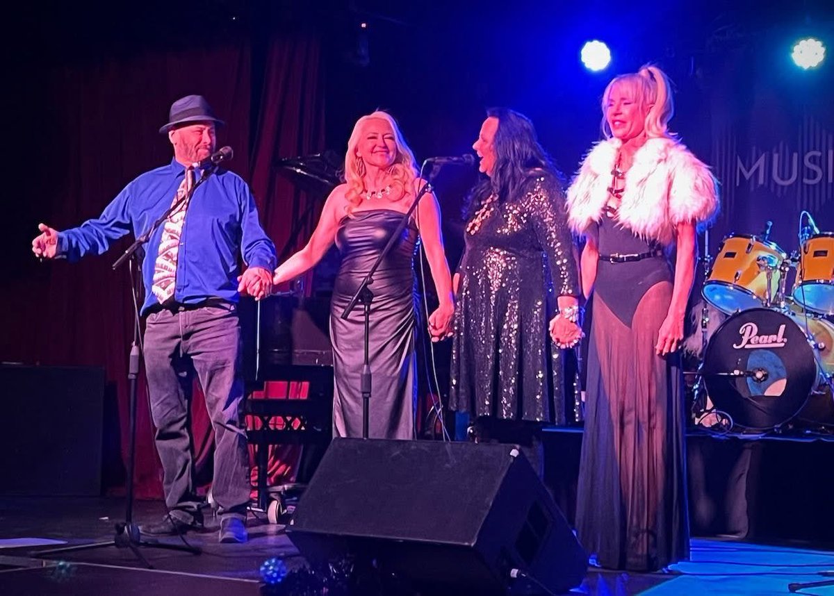 We would like to express our heartfelt appreciation to all the performers and guests who participated in Music Fuze. Your support means a great deal to us. 🙏🏻❤️ #livemusic #friendship #musicfuze #hollywood #grammyweekend