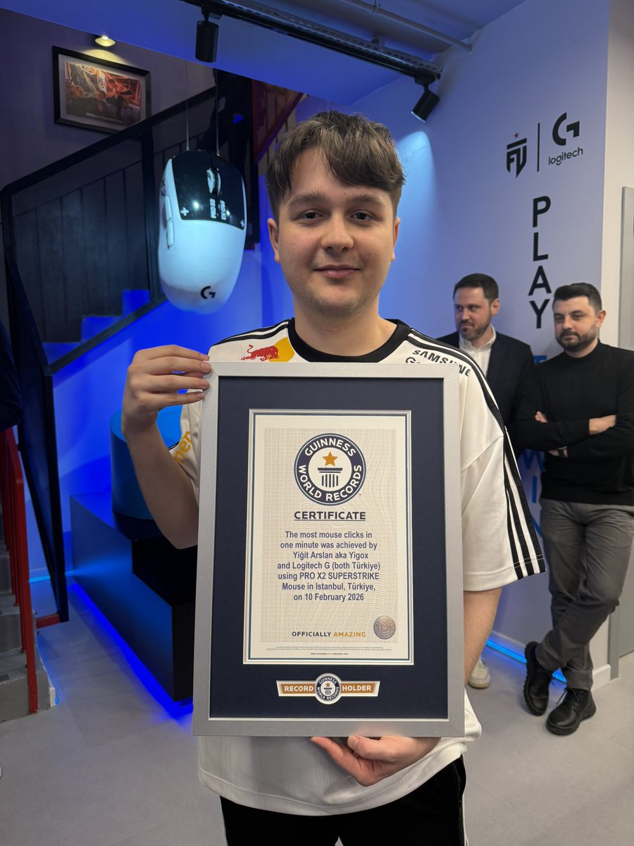 Öncelikle bana bu fırsatı tanıyan <a href="/LogitechG/">Logitech G</a> ve <a href="/FUTesportsgg/">FUT Esports</a> a teşekkür ediyorum

Dünya rekortmeni olduk 🥷