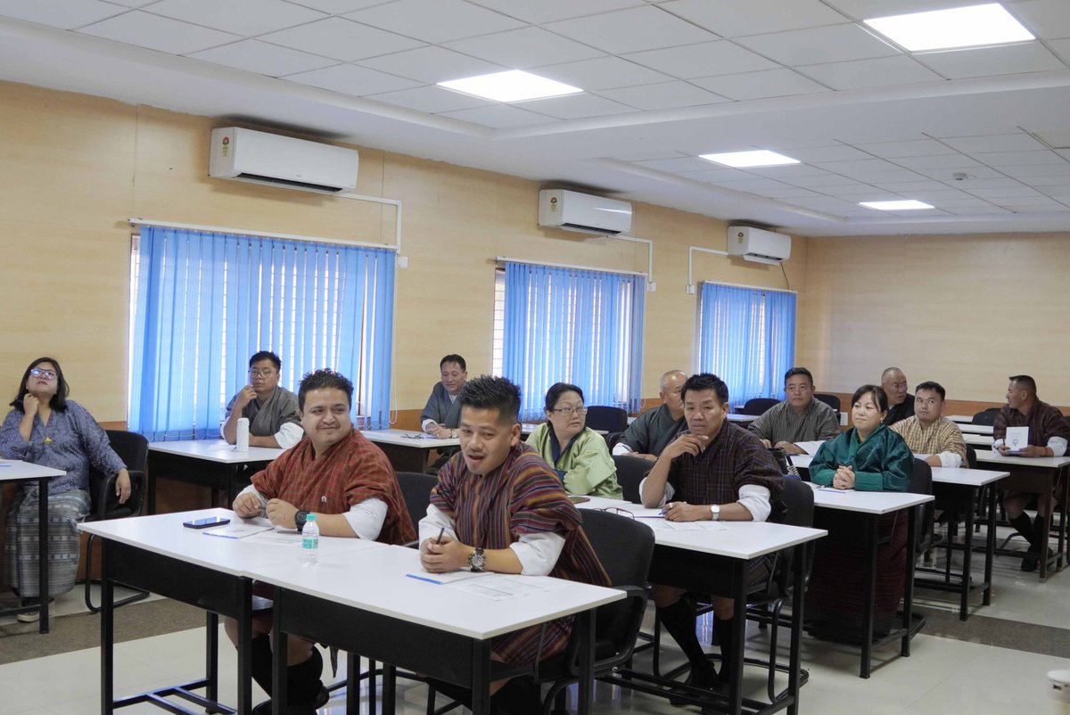 NIGST1967's tweet photo. NIGST inaugurated a 5-day training on Field Data Updation using FDC (09–13 Feb 2026) for 15 officers from NLCS, Bhutan.
Focus on GNSS, CORS integration &amp; modern field data workflows.
#NIGST #SurveyOfIndia #Bhutan #GeospatialTraining https://t.co/hDHEhgx7Vp