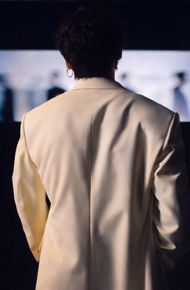 swifpjm's tweet image. será que quando ele ***** com o ***** ele foi de terno branco??