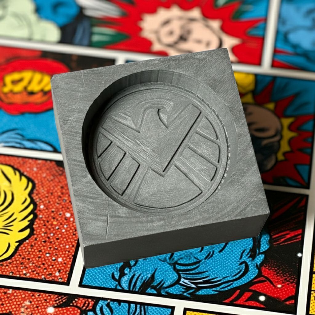 InfoScottish's tweet image. Assemble your stack with the Marvel Logo Round Graphite Mould. 

High-density graphite for a clean, heroic finish on every pour. Perfect for gold, silver, or copper.

Link in Bio. 

#Marvel #SilverCasting #GraphiteMold #UKStackers #MetalCasting #PureScottishSilver