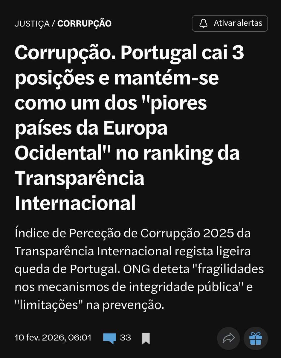 NunoLobo4's tweet photo. Uma das bandeiras de André Ventura a Corrupção em Portugal.
Revoltante, somos dos piores Países. 
Culpa deste Povo Socialista Submisso, Agreste, Seguidista que continua a eleger os mesmos políticos corruptos há 50 anos. https://t.co/TZylsUaZ1D