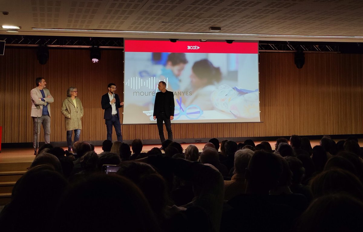 arolacumeras's tweet photo. Inspirador, emotiu i ple de força. No us perdeu el documental #MoureMuntanyes3Cat, que és un cant a l'esperança. Els van dir que curar els seus fills era impossible, però aquestes famílies han plantat cara fins a aconseguir-ho #SenseFiccio3Cat https://t.co/sXTJdfg3fX