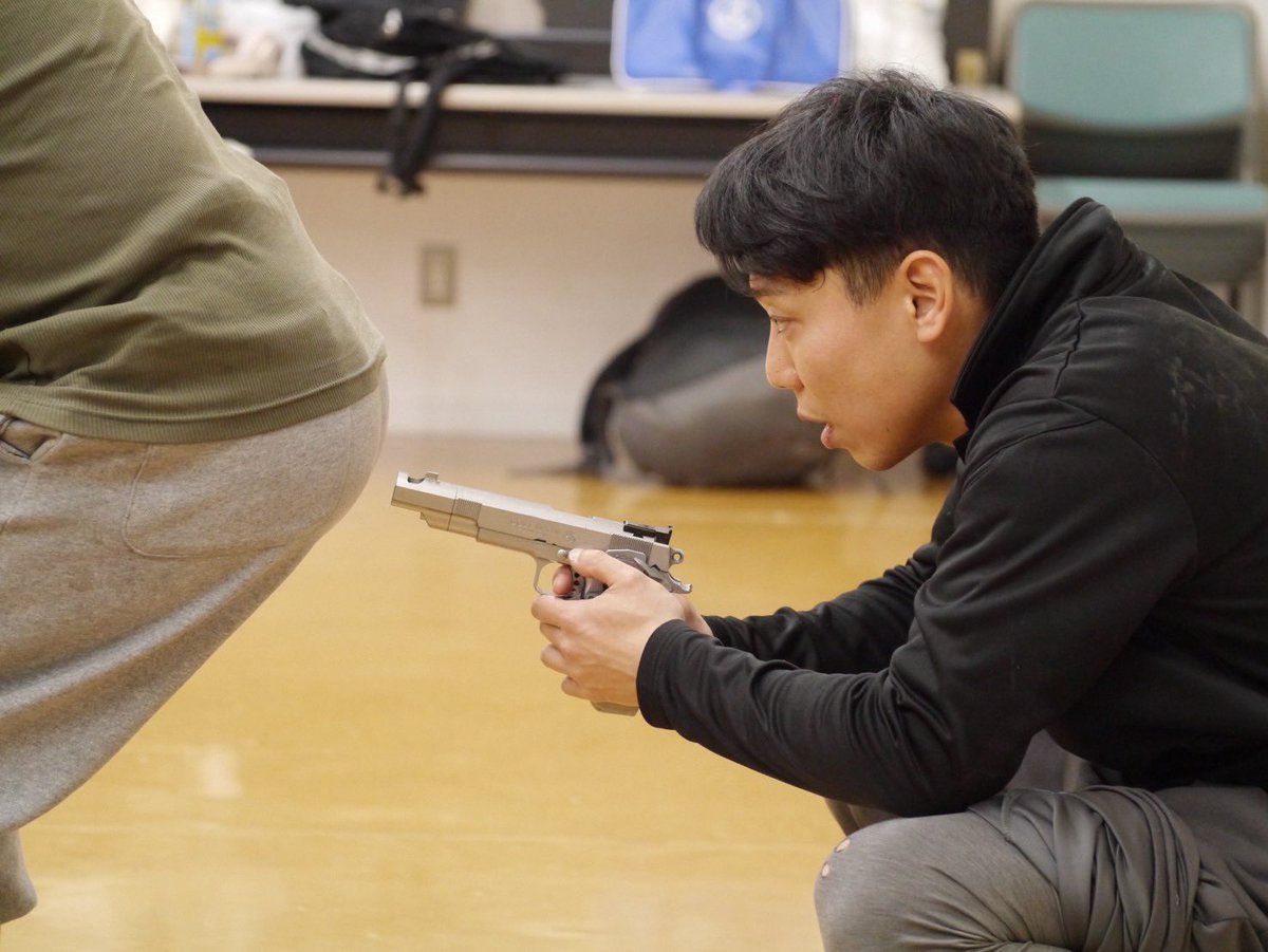 #大阪演劇祭2026 
参加作品
#バトルサウナー城崎 
稽古10日目！
レティクル座の過去出演者が稽古場見学に来てくれました！
稽古風景を撮って貰えたり、お菓子を差し入れしてくれたりと、感謝の念に堪えません。
やっぱりお客さんが居るとテンションがアガります！
【劇団員鈴木】
#レティクル座
#サ劇