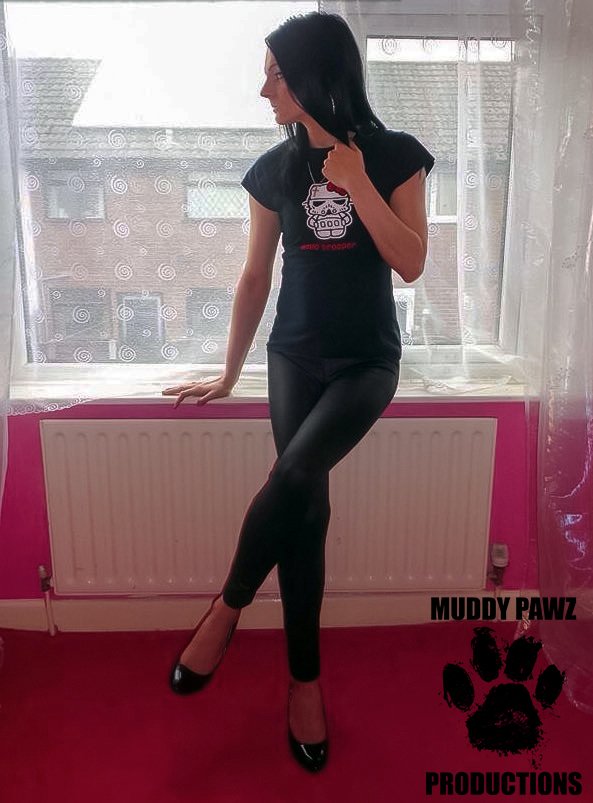 TheScratchBaby's tweet image. Back on set today doing some DJ Promo stuff for @ItsMuddyPawz

A few hours before makeup, I begin to remember. 

I remember what they said, what they did, and what they took from me.

I remember how they tried to throw dirt on me to protect themselves from what they'd said and…