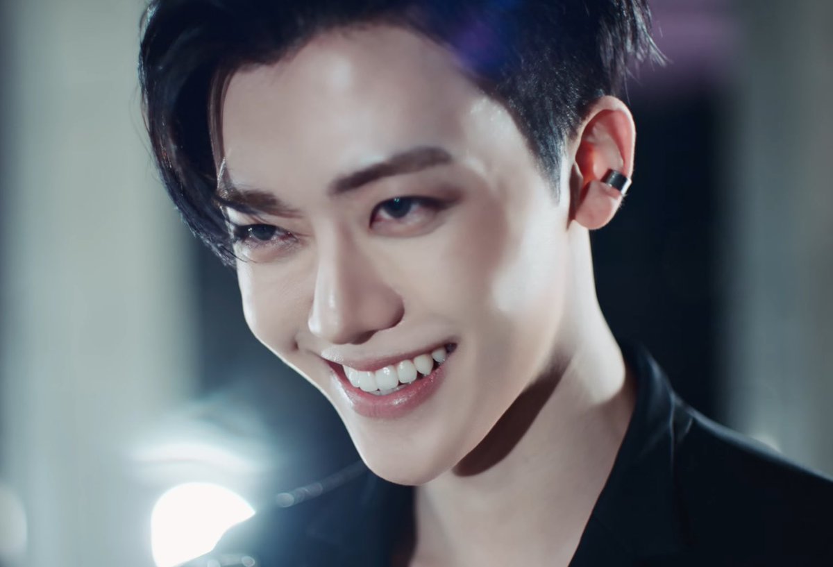 najaeispua's tweet image. โคตรหล่อโคตรอันตรายโคตรจะพี่ตัวร้ายตัวโกงแต่เป็นตัวร้ายที่มัดใจคนดู