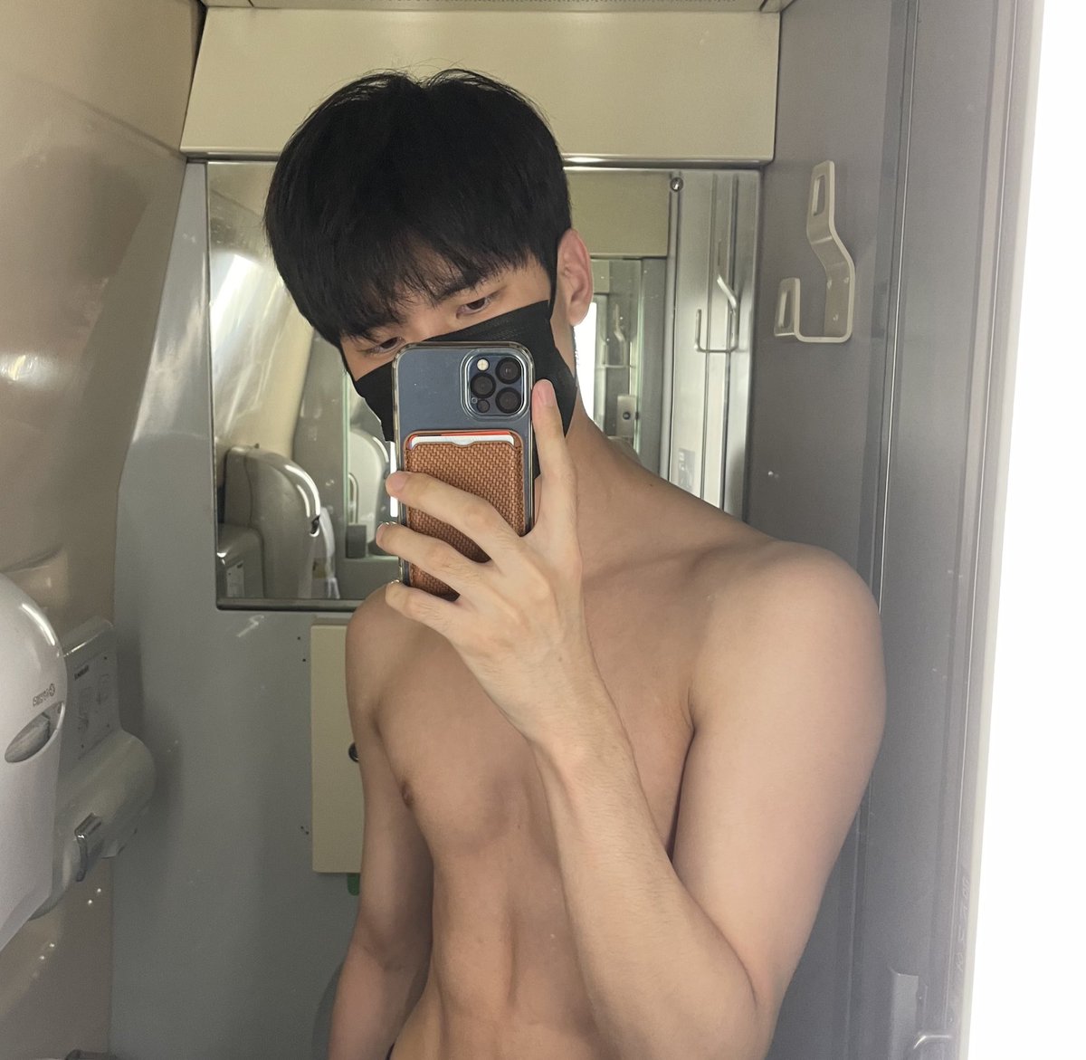 기차 악취 심함
#ㄱㅊㅅ