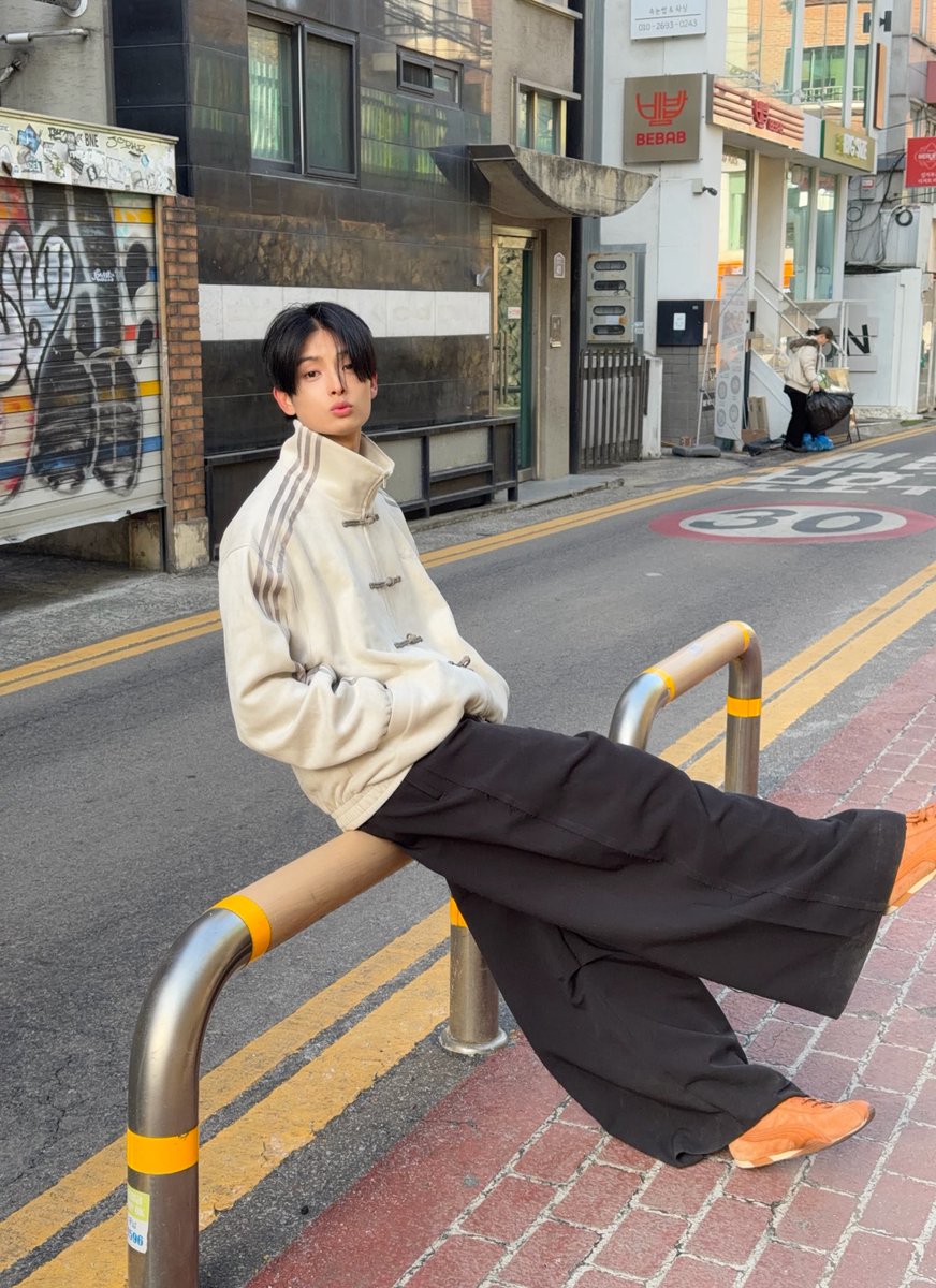 khunppol's tweet image. อยากไปเกาหลีอีกกก🤘🏻
#KHUNPOL
#BUSbecauseofyouishine