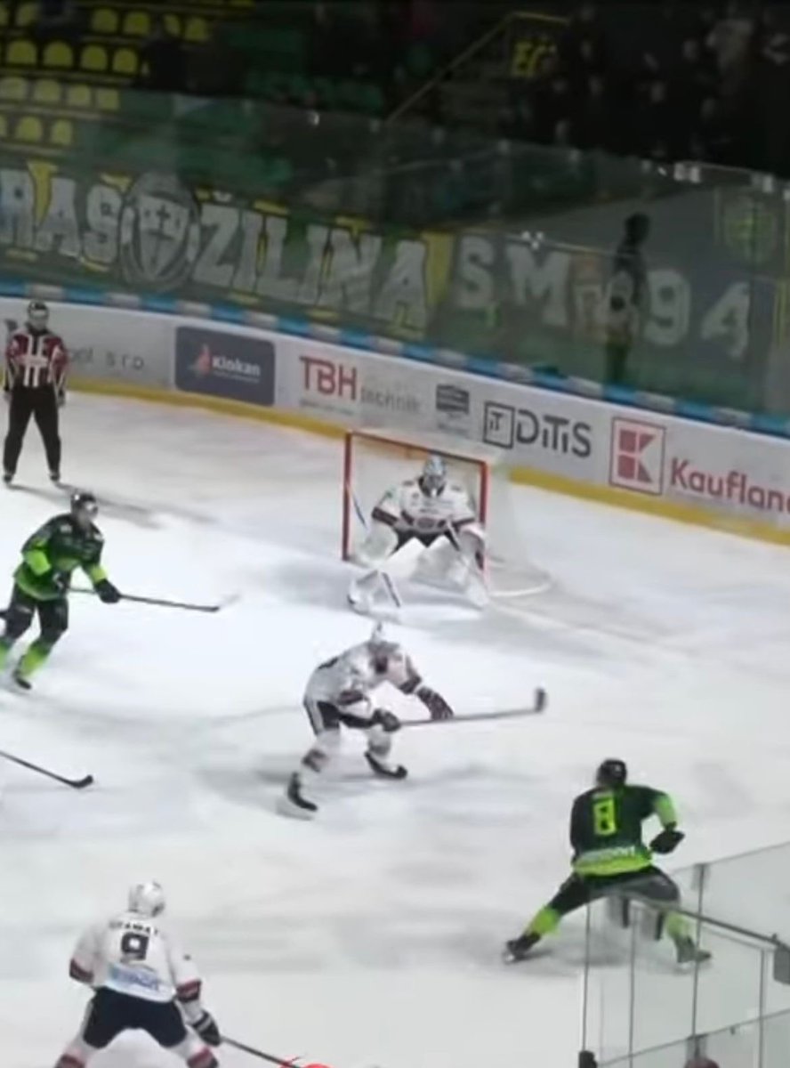 Symmachiarii94's tweet image. Otro fin de semana para el recuerdo en Eslovaquia, acompañando a nuestros amigos de Zilina para el partido en Presov y para el partido de casa frente el Zvolen.

Gracias por todo, Oviedo &amp;amp; Zilina