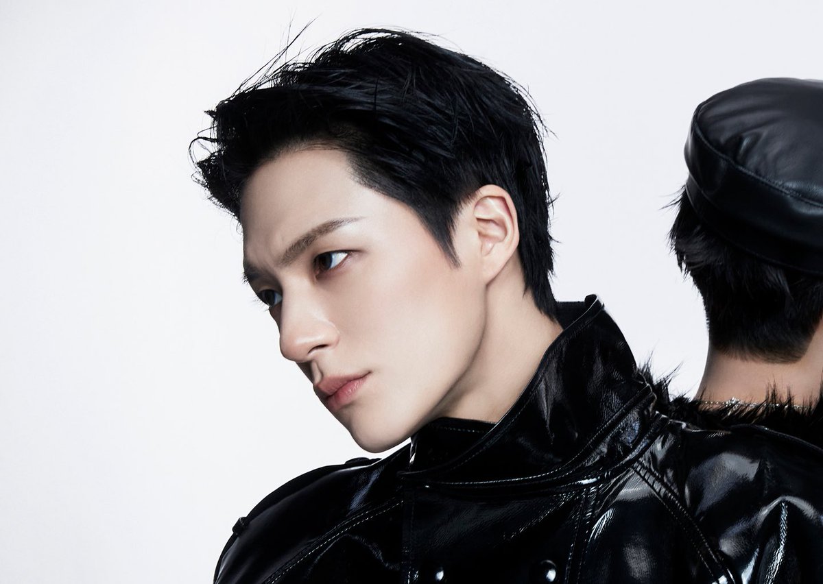 01pdkj's tweet image. ชั้นขอถาม แบบถามจริงๆ วงการแฟชั่นทำไมถึงพลาดขนาดนี้ แกดูความโมเดล! บอดี้มันให้! ใบหน้าพระเจ้าทรงปั้นขนาดนี้! ทำไมยังอีกก ยังไม่มีแบรนด์ใดจองตุวลูกพี่ข้าอีก!!! LEE JENO โคตรจะปึ้งขนาดนี้!!!