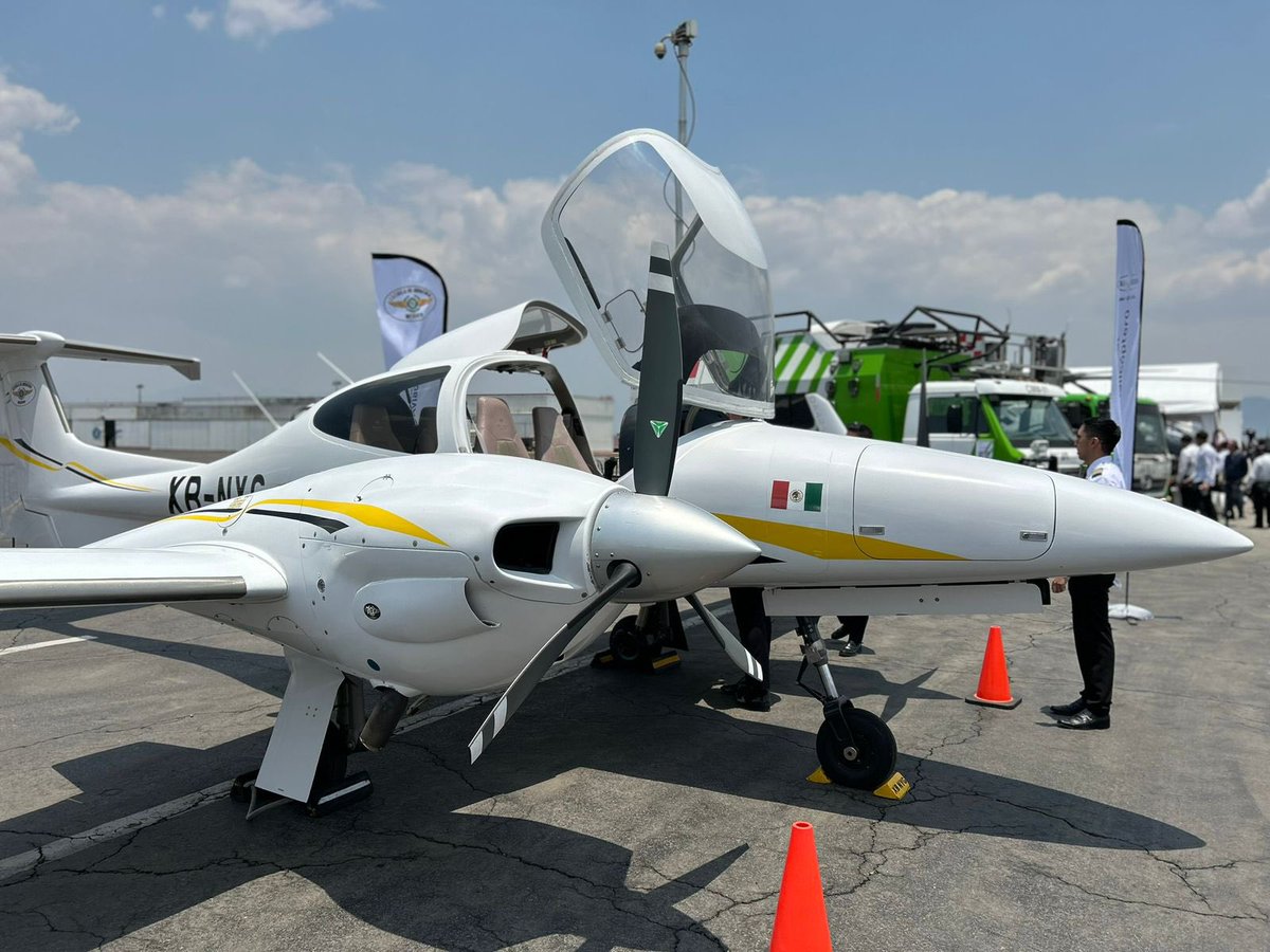 #TurismoDeReuniones el Aeropuerto Internacional de Toluca será sede de AEROEXPO 2026 🛩️. Del 3 al 5 de marzo reunirá a profesionales de la industria aeronáutica. #Edomex