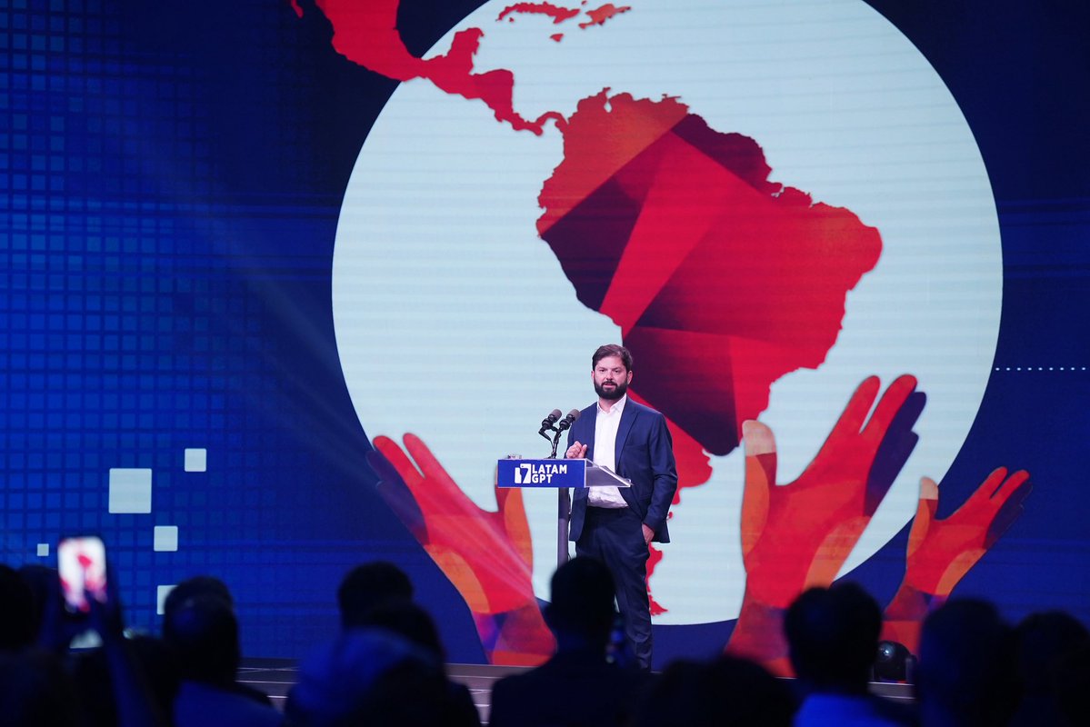 GabrielBoric's tweet image. La inteligencia artificial es la mayor revolución tecnológica del último tiempo y desde Latinoamérica y el Caribe es estratégico y urgente que tengamos un rol. Hoy desde Chile lanzamos Latam-GPT, un modelo de lenguaje abierto y colaborativo, resultado de una alianza con 15…