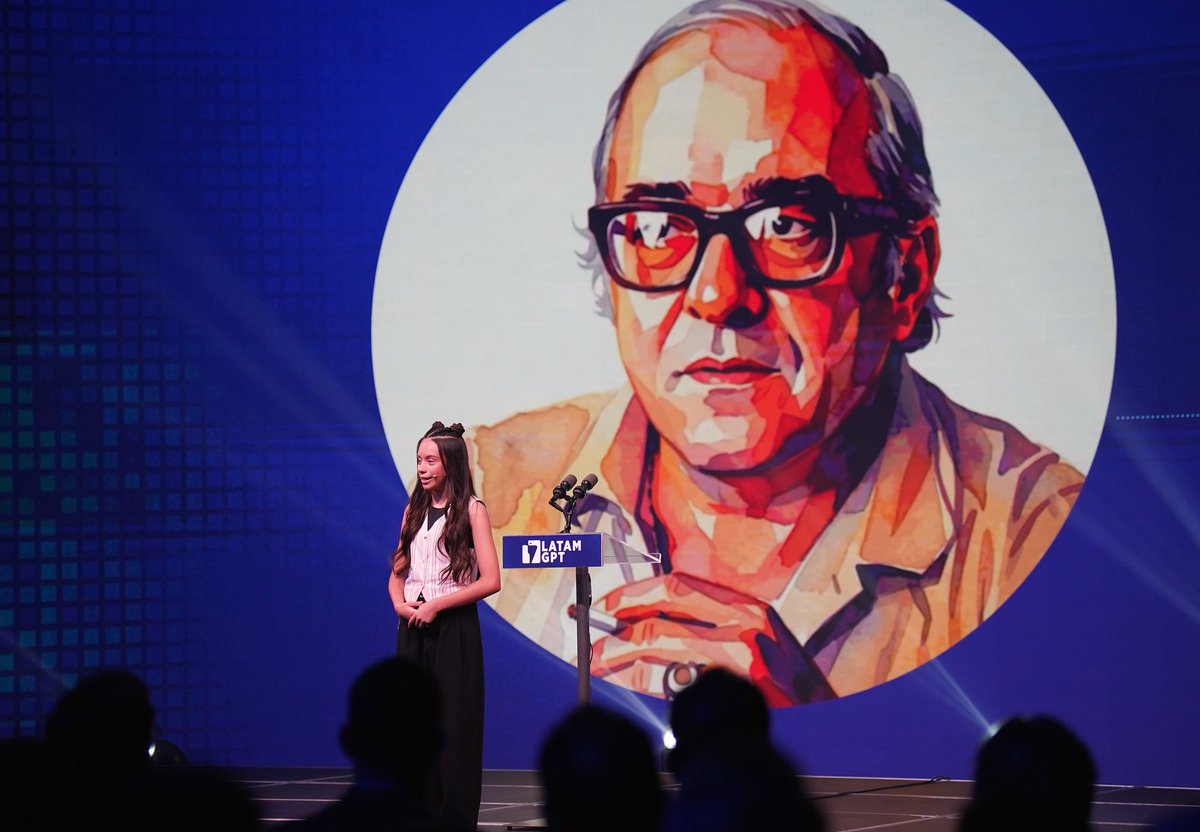 GabrielBoric's tweet image. La inteligencia artificial es la mayor revolución tecnológica del último tiempo y desde Latinoamérica y el Caribe es estratégico y urgente que tengamos un rol. Hoy desde Chile lanzamos Latam-GPT, un modelo de lenguaje abierto y colaborativo, resultado de una alianza con 15…