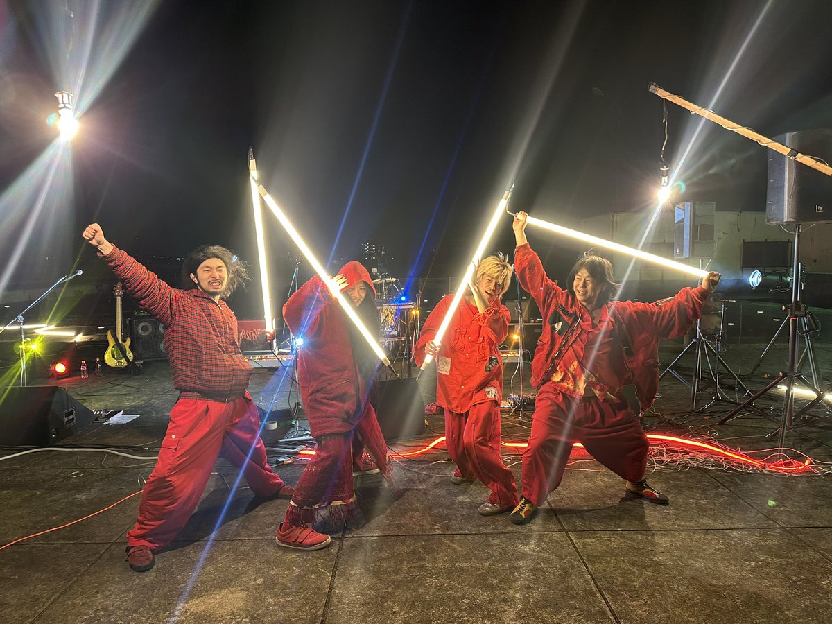 【new】RT
GEZAN100時間リレー達成！！
そして7枚目のアルバムI KNOW HOW NOW発売された。
焦燥する季節、火薬の匂いに鼻がやられても気配をたぐりよせて、夜明けの予感に追いつこう。無責任だと思うかもしれないけど、このアルバムがそう言っている。
ちゃんと夜はあける。

music.apple.com/jp/album/i-kno…