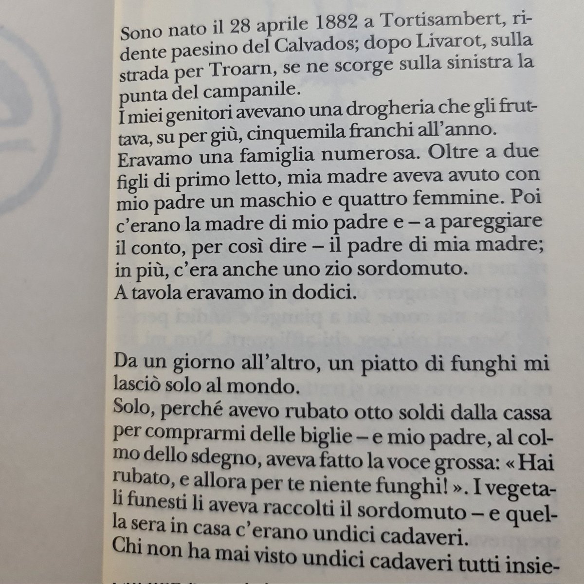Ho iniziato Memorie di un baro. Sembra divertente, ho pensato, quando l'ho comprato. E infatti, leggete la prima pagina.
Molto interessante, comunque.