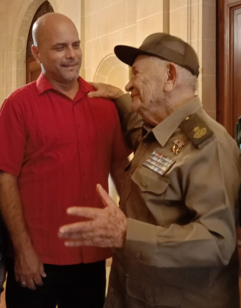 iLa gran familia cederista desea un feliz cumpleaños al Comandante de la Revolución Guillermo García Frías! #Cuba #CDRCuba #UnidosXCuba #CubaVencerá