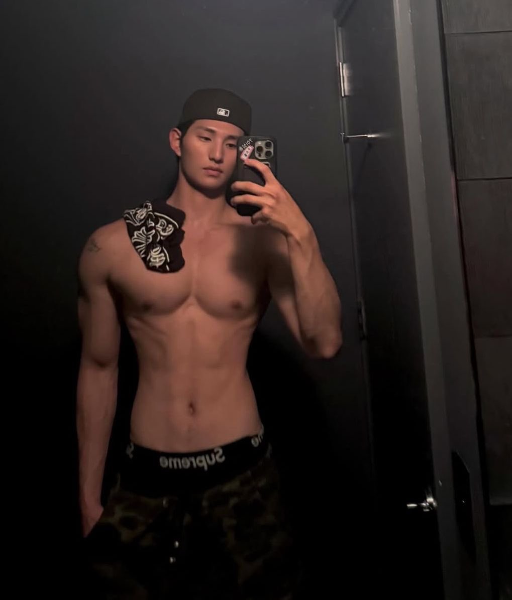 kdramahotgists's tweet photo. This is Sam Lee , not Sunghun 😝😛🥳

#SinglesInferno5 https://t.co/bRnROGhuaZ