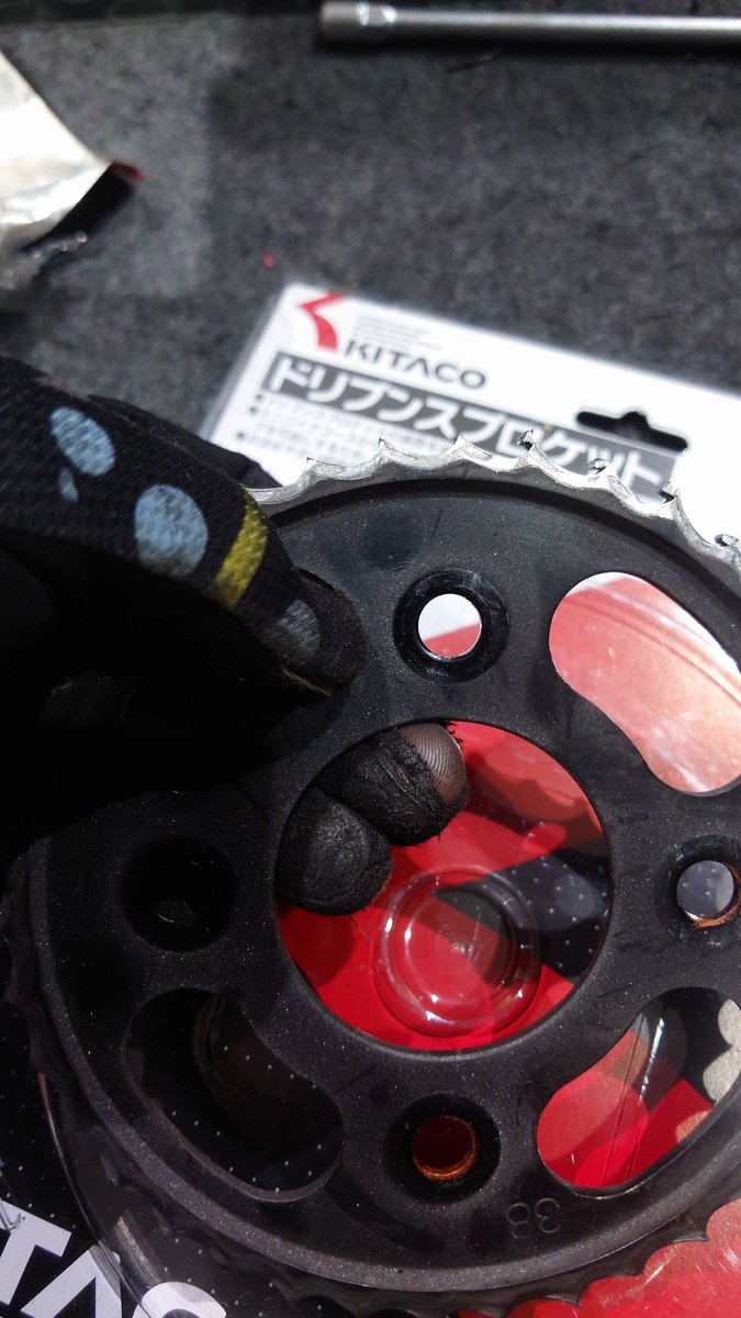 お世話になっている先輩の通勤快速グロムを整備してと連絡が...

私が転勤して面倒見てくれる人が居なくなったから、悲惨😂

たまにはオンロードな２輪も触ります(笑)

しかし良く走れたなと思う、スプロケット🥶

125ccも定期点検はしましょうね。