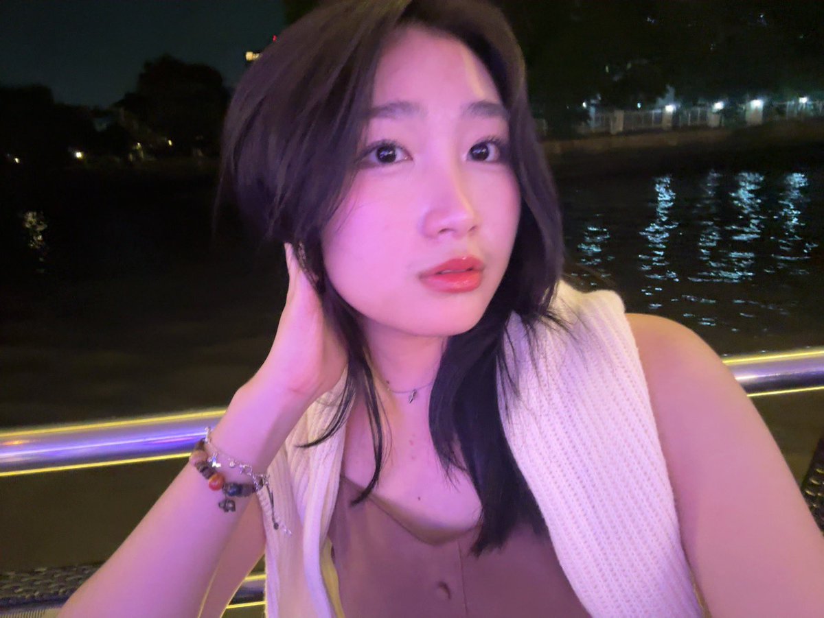 Michelle Levia (@levi_jkt48) on Twitter photo 