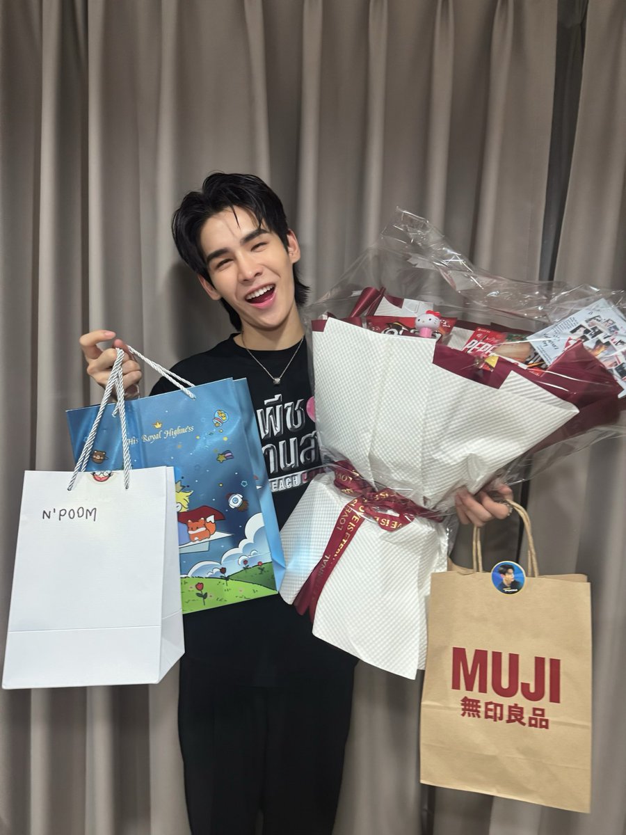 Thank you so much for the Valentine’s gift 💝🎁🥺🤏🏻
I really love it and honestly made me so happy.
Your thoughtfulness means a lot to me, and I truly appreciate it love u my honey 🫠😳
#ภูมที่ไม่มีสระอิ #ppoomntp_