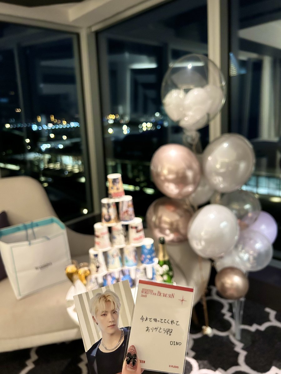 what_about_chan's tweet photo. ✮*｡ﾟHAPPY DINO DAY✮*｡

ﾟ찬이 덕분에 여러 나라를 갈 수 있었고
어떤 힘든 순간도 다 소중한 추억으로 만들어 준 찬이가 정말 좋아ㅏㅏ!!! 🤍🖤🤍🖤

일본어가 아니라 계속 한국어로 이야기할 수 있었던 것도 너무 행복했어🥹🥹
고마워용🩵🩷

앞으로도 행복한 시간 많이 보내길 바라🦖⚡️ https://t.co/ibNyGJUc1q