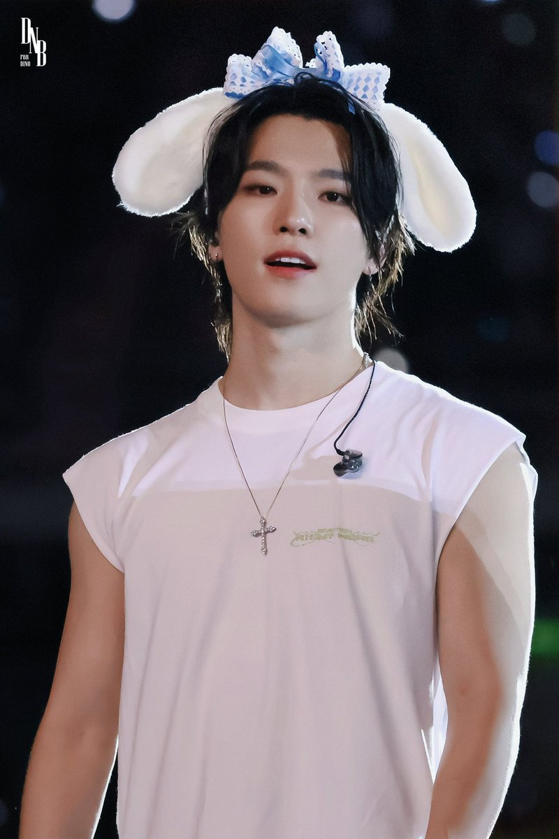 영원한 막둥이 우리 디디노 생일 축하해ෆෆ 
#Happy_DINO_Day
#Bang_터져버리는_디노의_생일폭죽 
#EyesOfLove_DinoDay