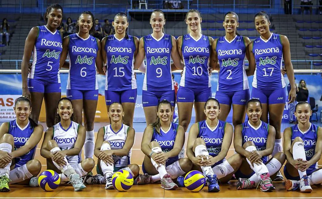 srthaialves's tweet photo. Os adversários entravam em quadra pensando de quanto que iriam perder . 

Que seleção https://t.co/aU79RGL0yA