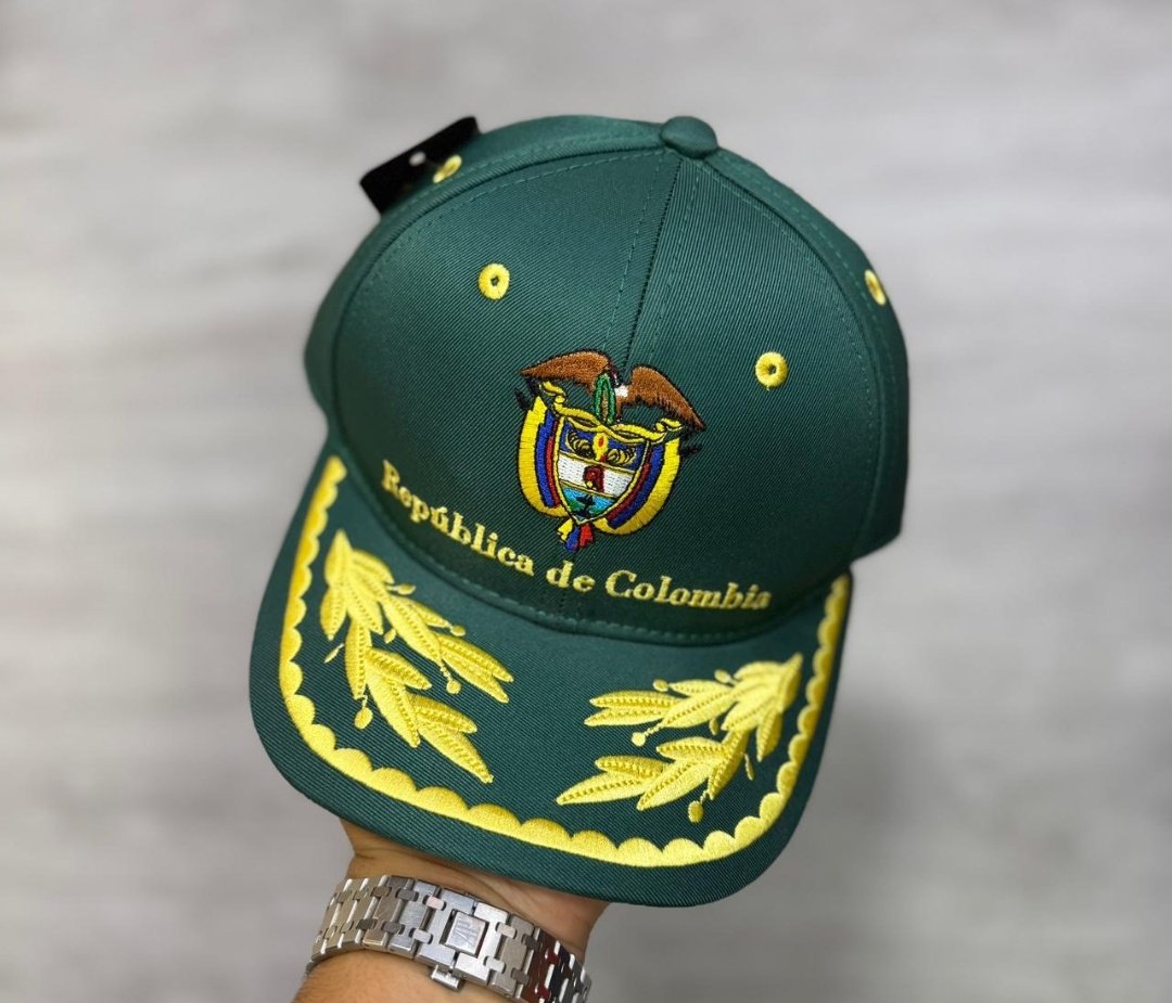 Fnomasminas's tweet photo. No somos beneficiarios del millón de @petrogustavo ni pertenecemos a su primera línea, somos jóvenes que perdimos las piernas defendiendo el país que amamos #apoyanos compra una gorra patriota o haz una donación WhatsApp https://t.co/Rnsu8T678m neqi y daviplata 3024041328 https://t.co/bsY8nS8Z7E