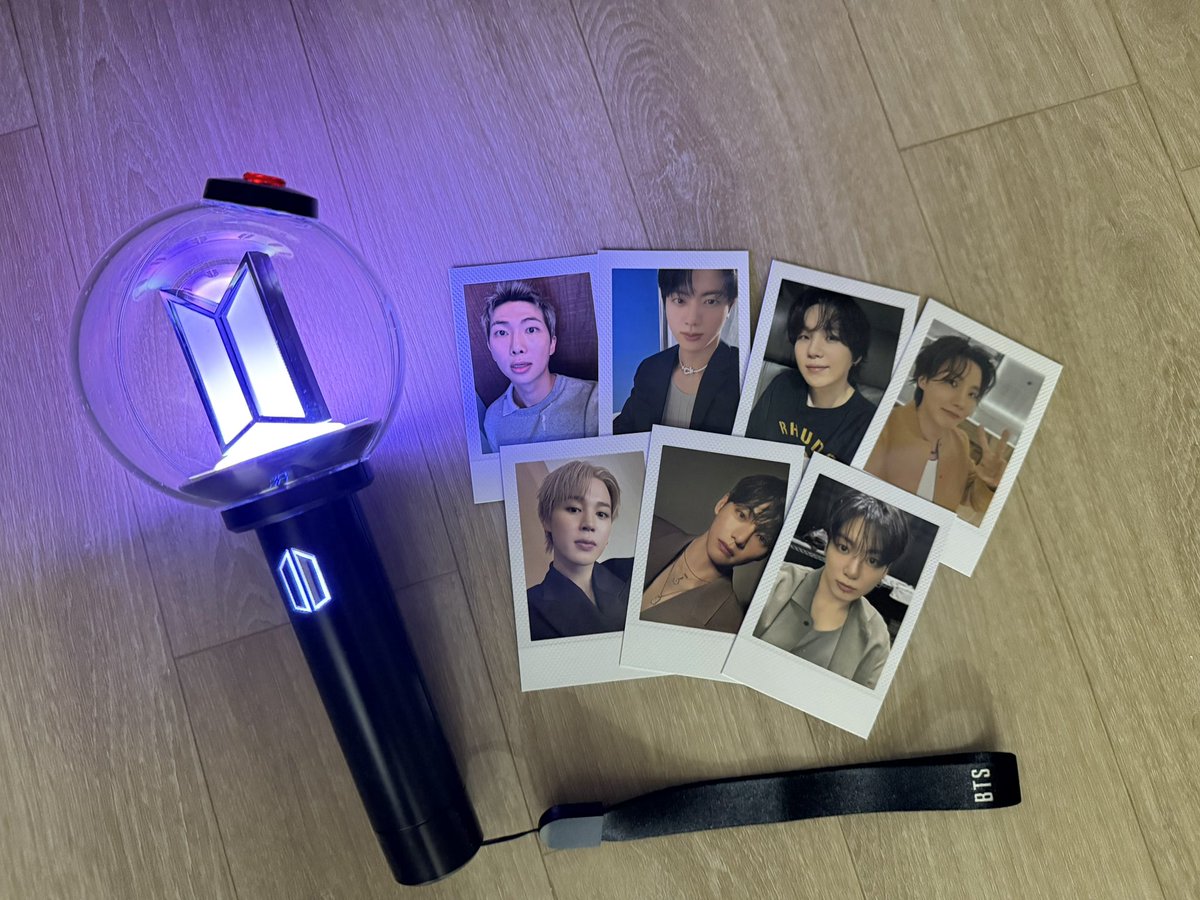 준비완료!! 
곧 만나자💜🙏🙏

#BTS #방탄소년단
#BTS_ARIRANG
#BTS_Official_Lightstick_Ver4