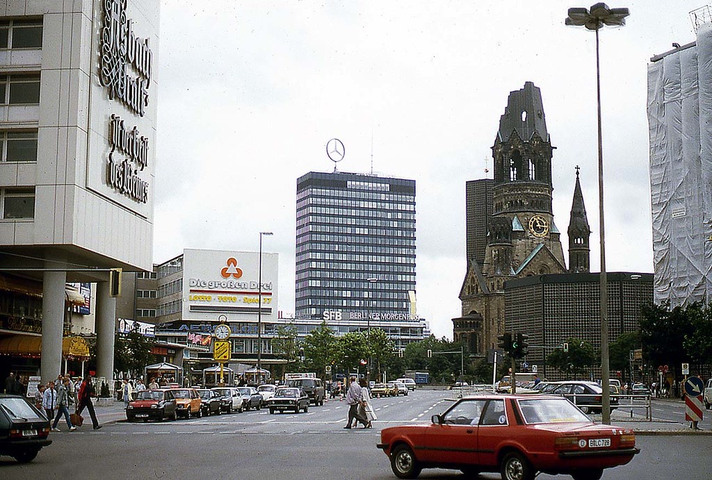 mikitaposts's tweet image. Which city was peak 1980s?

New York
West Berlin
Tokyo
Miami