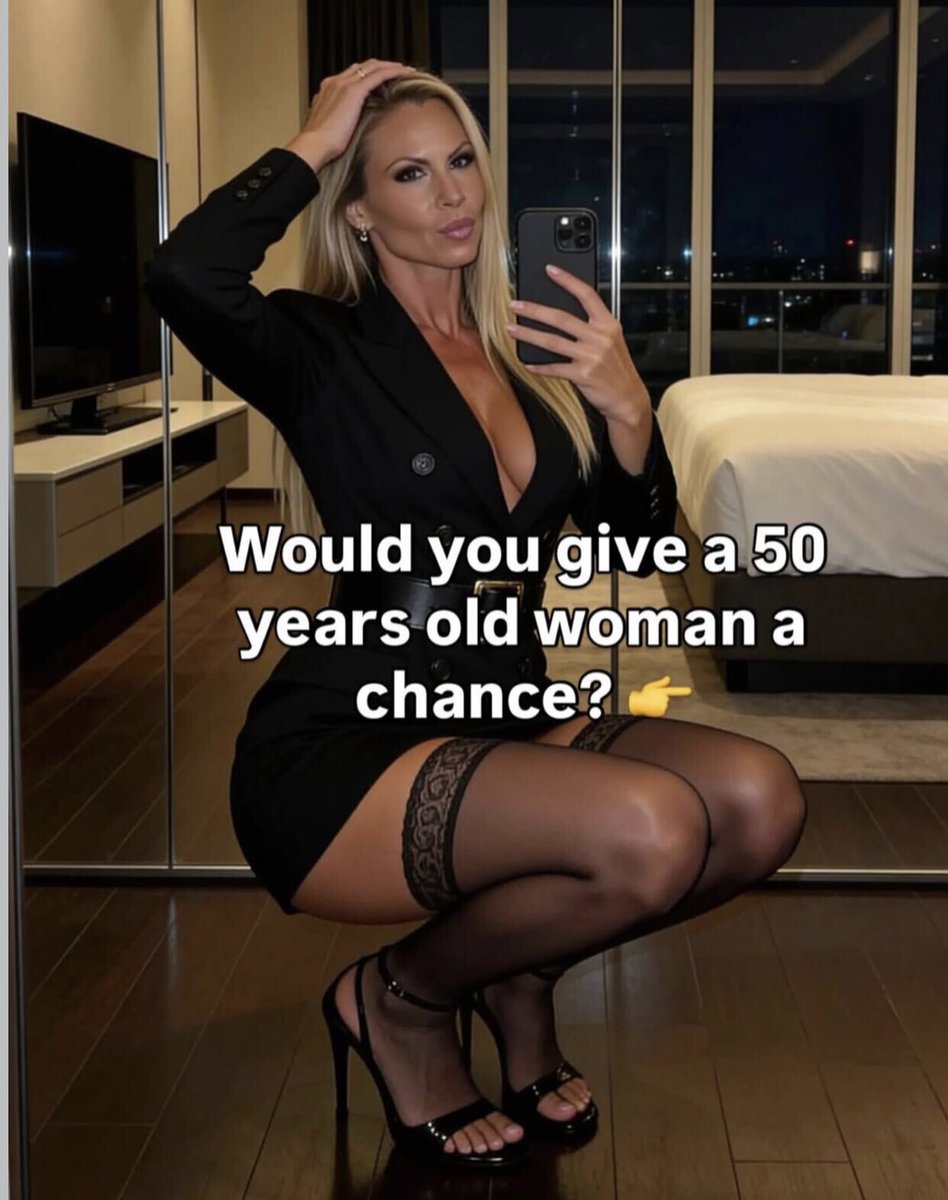 dreamdollselena tweet media