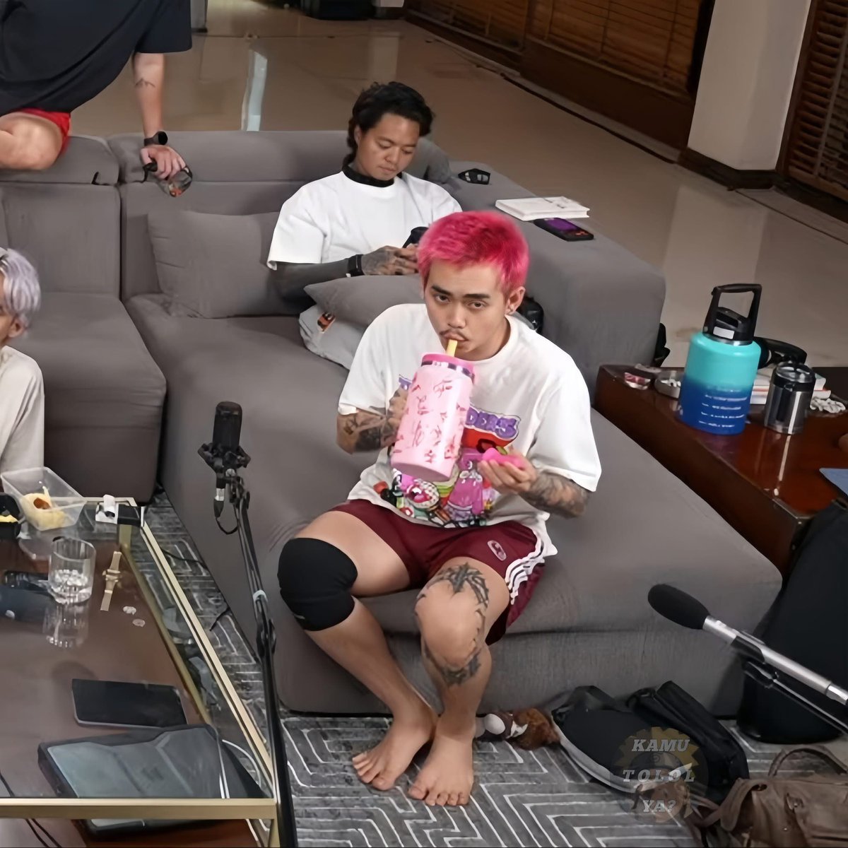 sosmedkeras's tweet image. Kamu ga rispek banget king aloy