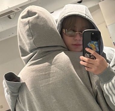 씨벌이런사진 누구게~? 라는멘트랑올려놓고 두시간만에 정답알려준게 탁윰이 벌인짓이라고?