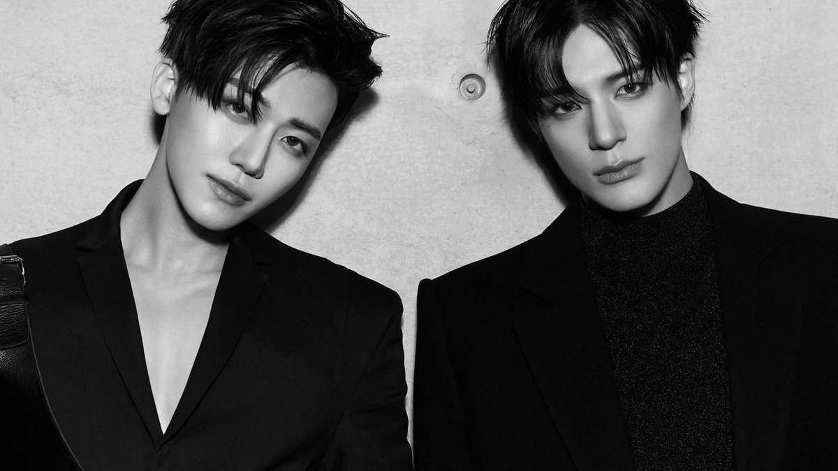 iwasonceurbae's tweet image. ตั้งแต่ทีเซอร์แรกจนปัจจุบันคือแจมกับน่อแต่งตัวคอนทราสกันหมดเลย
ผมดำ/ขาว
ใส่/ไม่ใส่แว่น
คอลึก/คอเต่า
ชุดพอดีตัว/โอเวอร์ไซส์

สมกับที่บอกว่าหยินหยาง

JNJM ONE SIDE FILM
#NCTJNJM_BOTHSIDES