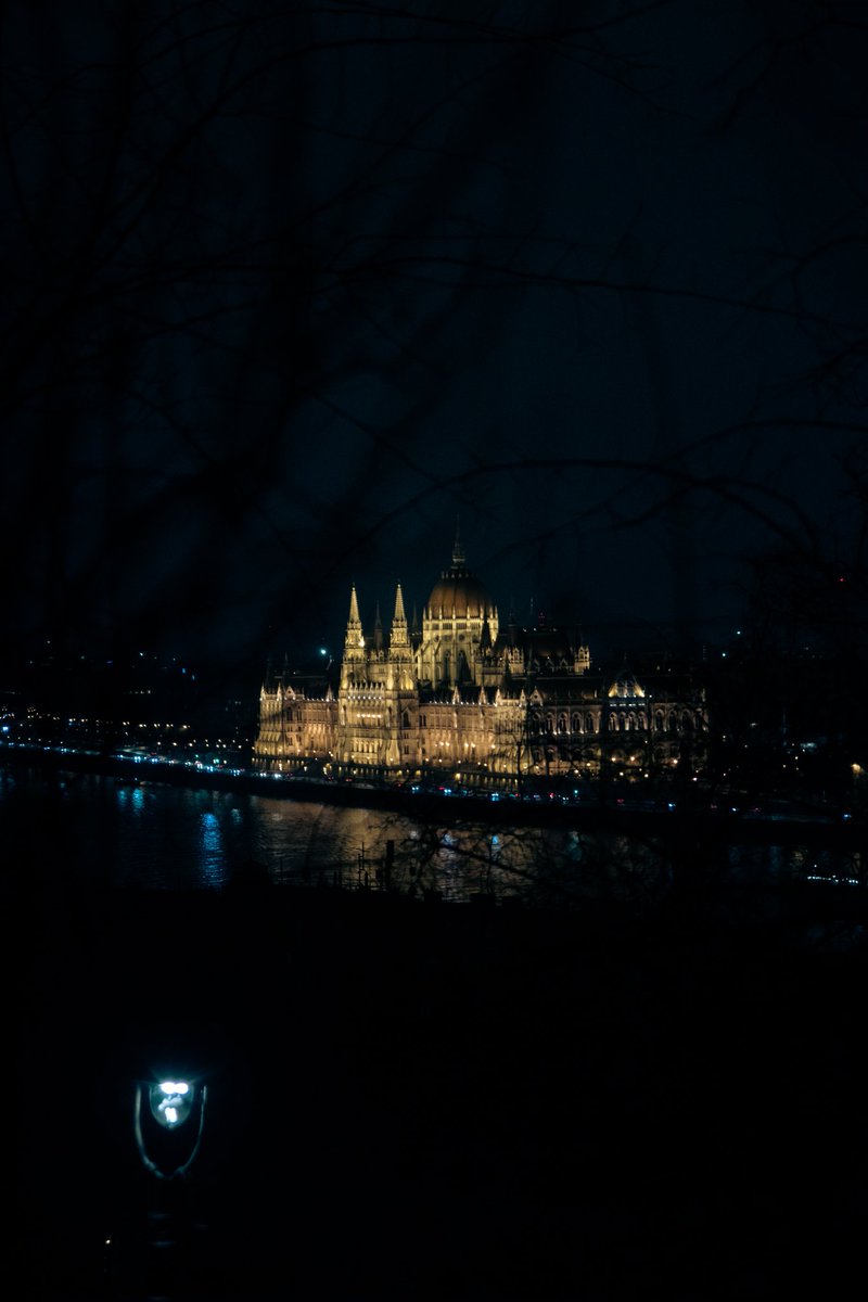 thedoksoz's tweet photo. Budapeşte geceleri📸 https://t.co/AxPoG8ybhy