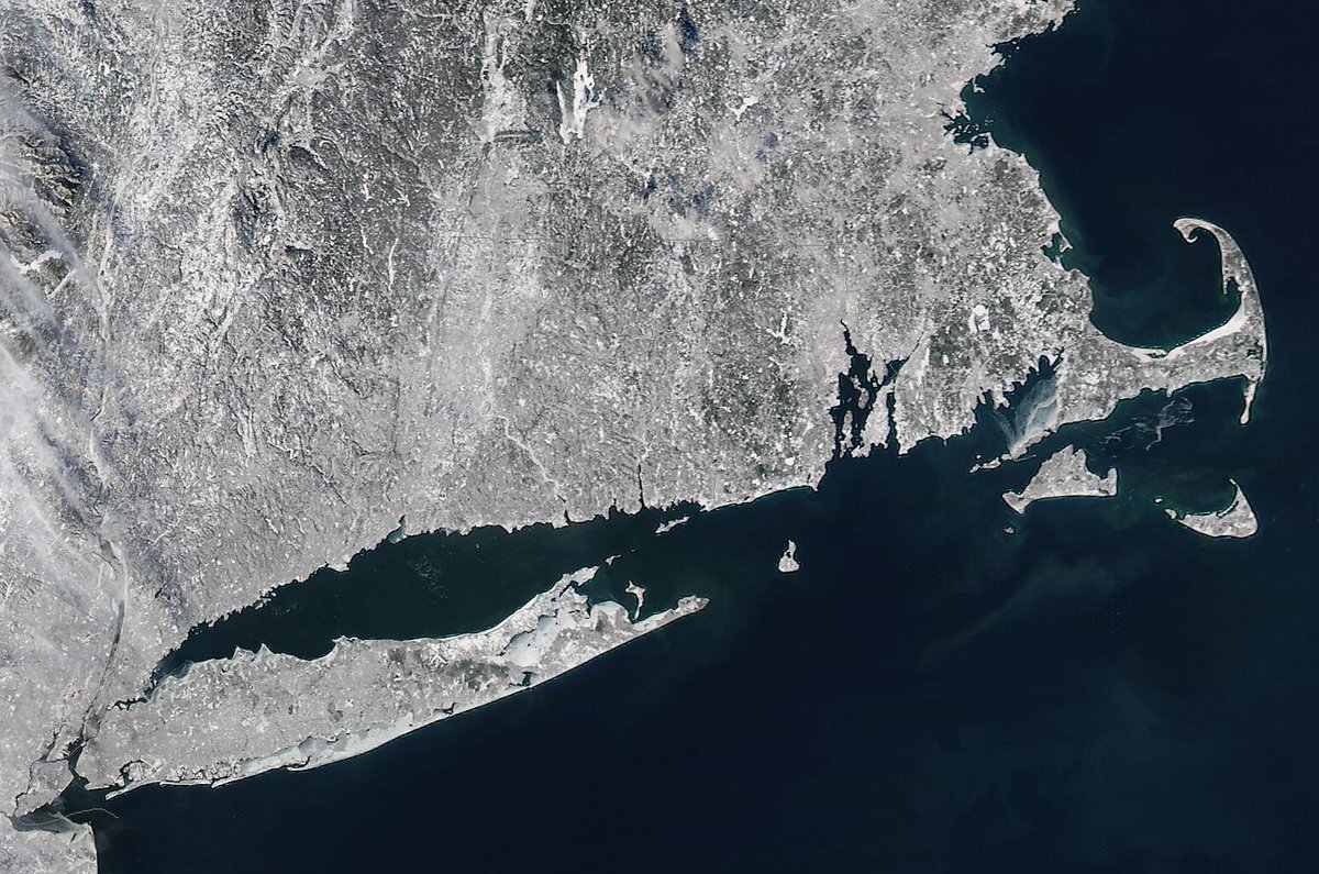 🥶 Great shot from space of a wintry landscape. 

You can see ice in New Haven Harbor, some ice in the middle of Long Island Sound, and a lot of ice in Buzzards Bay, Nantucket Sound, Peconic Bay, and the Great South Bay. 

We're in need of a thaw!