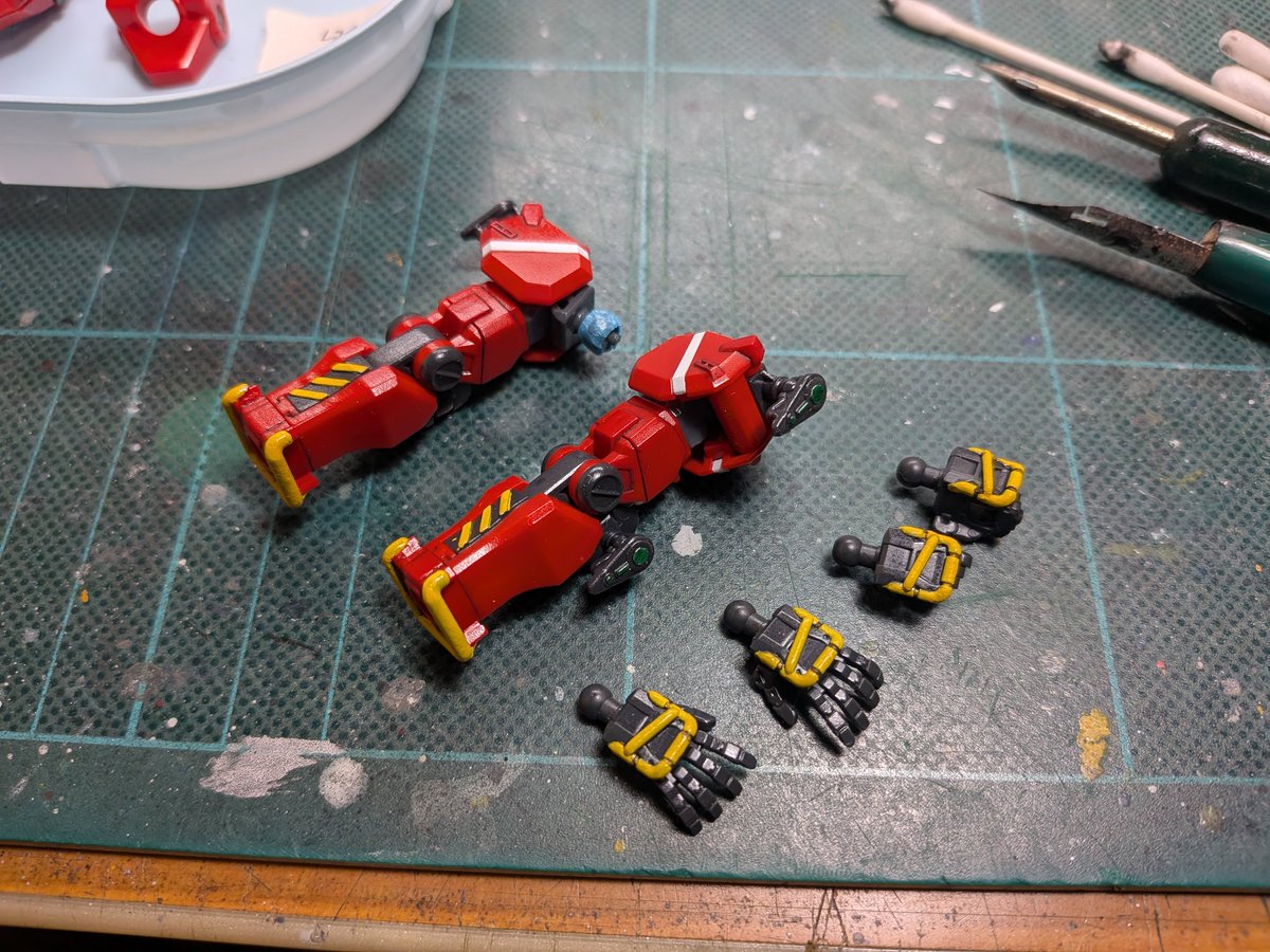 真夜中模活
塗装中🚧
スミ入れしてます😆
#HGGQuuuuuuX
#ガンプラ