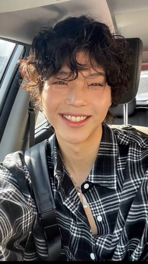 koboachan's tweet photo. subeen di sini mirip reizuka ari owkowk https://t.co/n1GyTu8v19