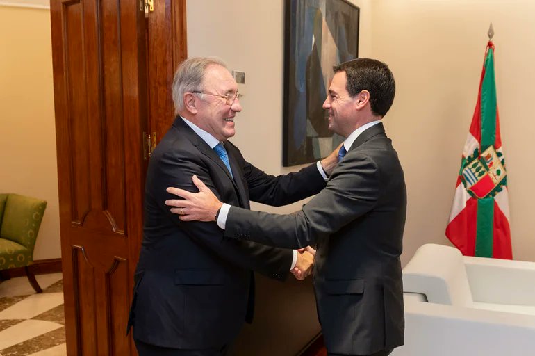 Hoy han registrado la sede de Sidenor por contrabando y complicidad con el genocidio perpetrado por Israel al pueblo palestino. Sus socios empresariales predilectos son el lehendakari Pradales y el ministro Óscar Puente.