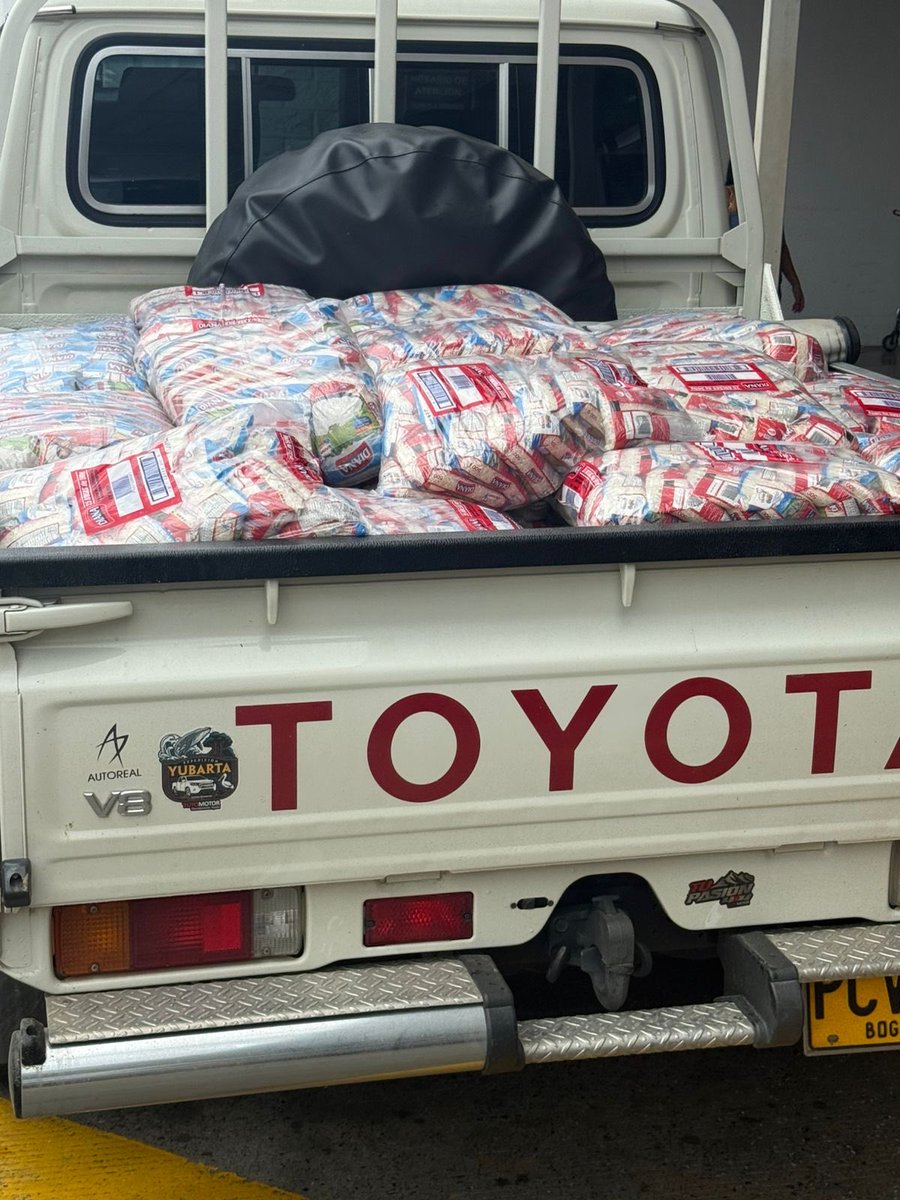 armeloso's tweet image. Todavía creen que con enviar 2 libras de arroz, ya todo está solucionado? Sinvergüenzas vividores